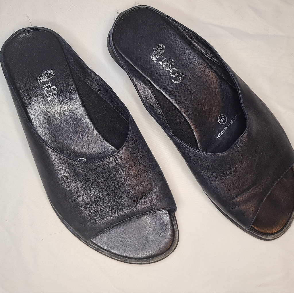 1803 Black Leather Wide Strap Sandals